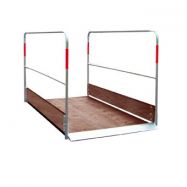 bezpe�nostn� most�k (l�vka) ocel, drevo, dl�ka 2,20m